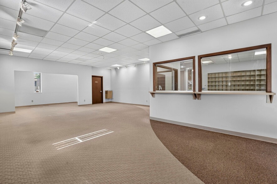More Photos Of 3900 E Livingston Ave, Columbus Medical For Sale