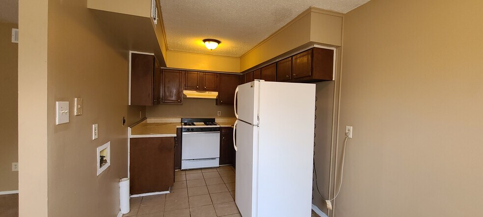 More Photos Of 1906 W Matthews Ave, Jonesboro Apartments For Sale