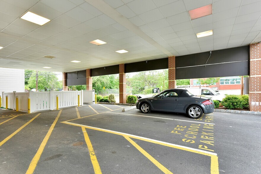 More Photos Of 160 Lanza Ave, Garfield Medical For Sale