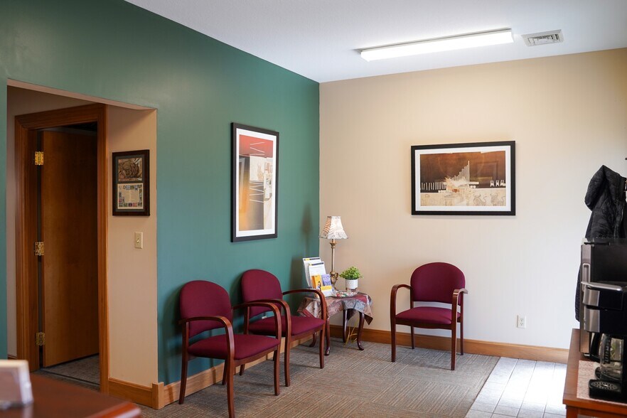 More Photos Of 340 Northpoint Ave, Huntington Office For Sale