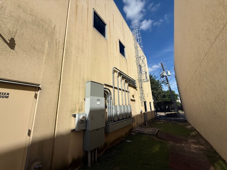 More Photos Of , Houston Office For Sale