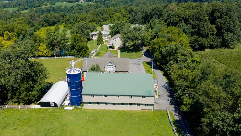 More Photos Of 197 Pencroft Dr N, Holtwood Industrial For Sale