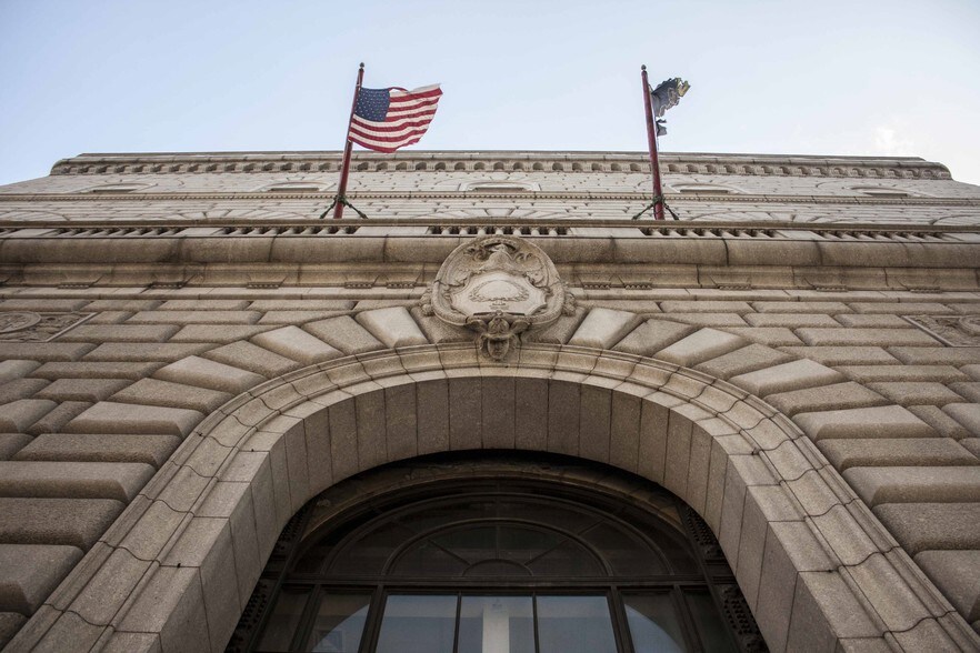 More Photos Of 1435-1441 Walnut St, Philadelphia Office For Lease