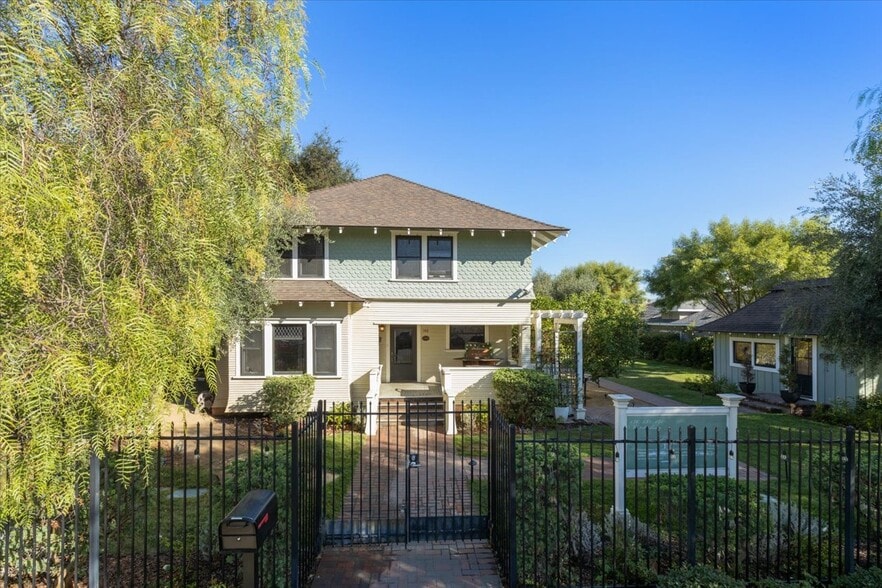 More Photos Of 136-140 W 3rd Ave, Escondido Office For Sale