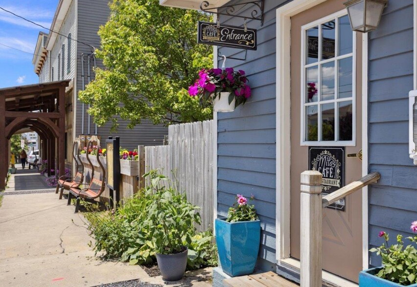 More Photos Of 454 William Ave, Davis Restaurant For Sale