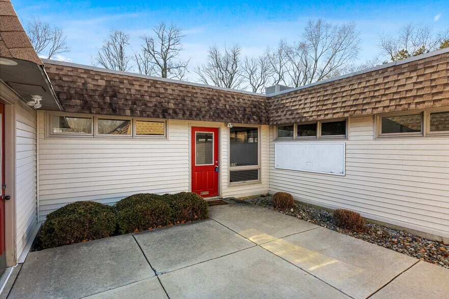 More Photos Of 225-251 Laurel Heights Dr, Bridgeton Medical For Lease