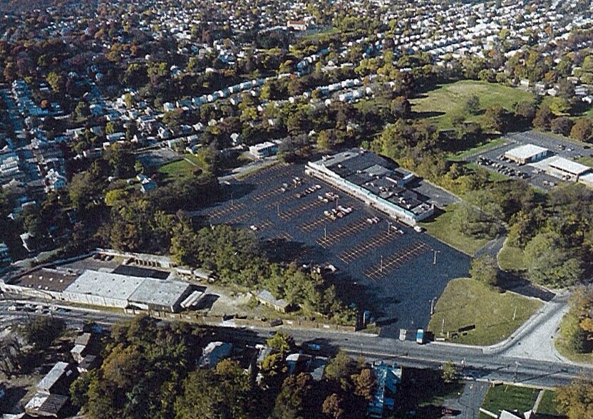 More Photos Of 875 Upland Ave, Chester General Retail For Lease