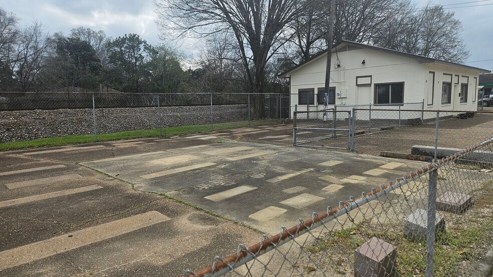 More Photos Of 2630 Desiard St, Monroe Storefront Retail Office For Sale