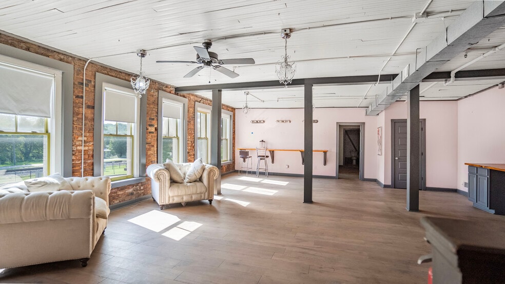 More Photos Of 3840 Highway 42, Locust Grove Restaurant For Sale