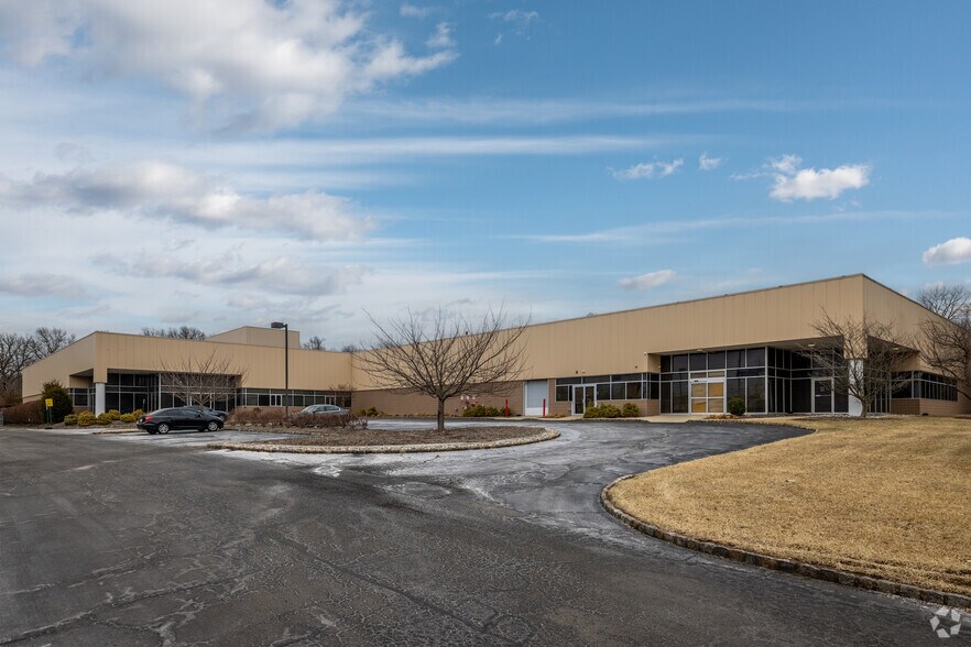 Primary Photo Of 1 Dodge Dr, West Caldwell Warehouse For Lease