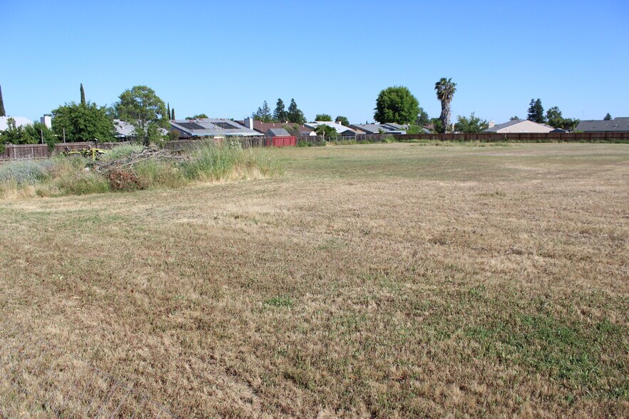 More Photos Of Lakewood Rd, Sacramento Land For Sale