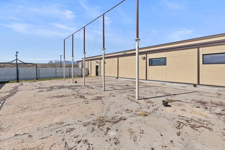 More Photos Of 6436 S Hwy 85-87, Colorado Springs General Retail For Sale