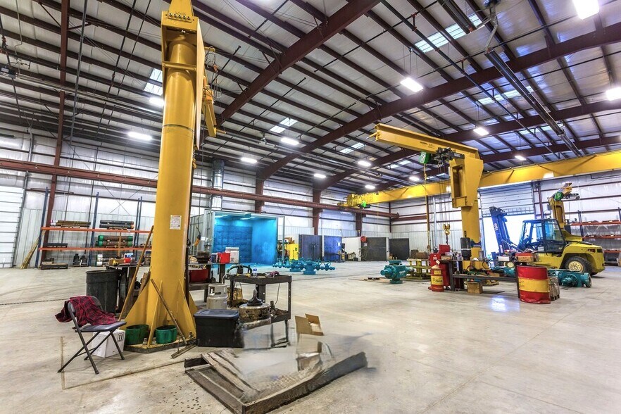 More Photos Of 8560 Delta Dr, Casper Warehouse For Lease