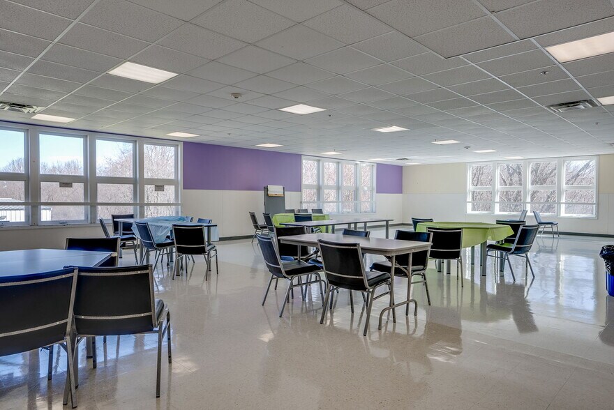 More Photos Of 443 W Lowell Ave, Haverhill Office For Lease