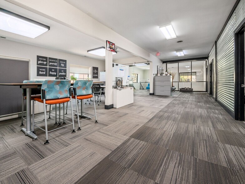 More Photos Of 1015 E Broad St, Columbus Office Residential For Lease