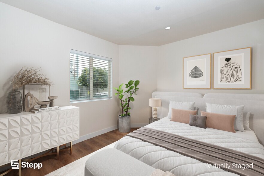 More Photos Of 1038 E 53rd St, Los Angeles Apartments For Sale