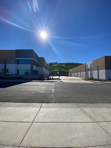 More Photos Of 980 Marlborough Ave, Riverside Warehouse For Lease