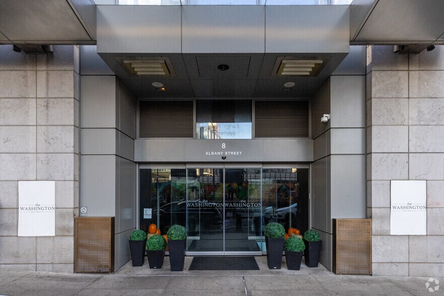 More Photos Of 8 Albany St, New York Hotel For Sale