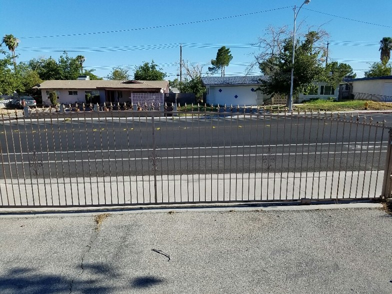 More Photos Of 5040 Edna Ave, Las Vegas Office For Lease