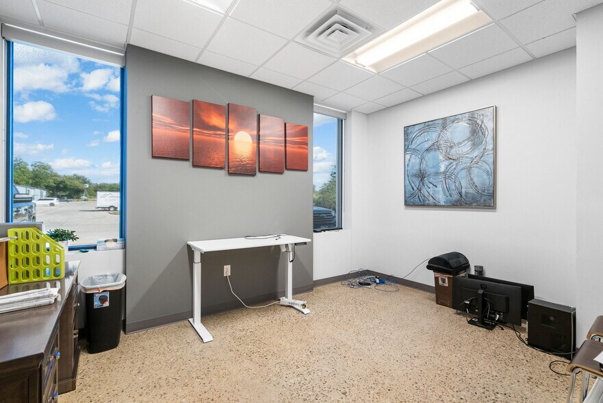 More Photos Of 1507 Ranger Hwy, Weatherford Warehouse For Lease