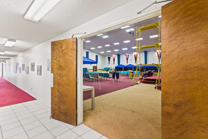More Photos Of 3601 E Moody Blvd, Bunnell Religious Facility For Sale