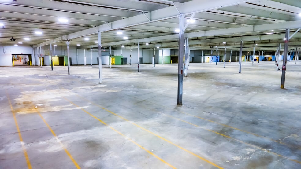 More Photos Of 401 W Hanes Mill Rd, Winston-Salem Manufacturing For Lease