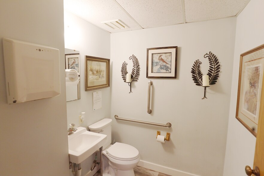 More Photos Of 1839 Pearl Rd, Brunswick Medical For Sale