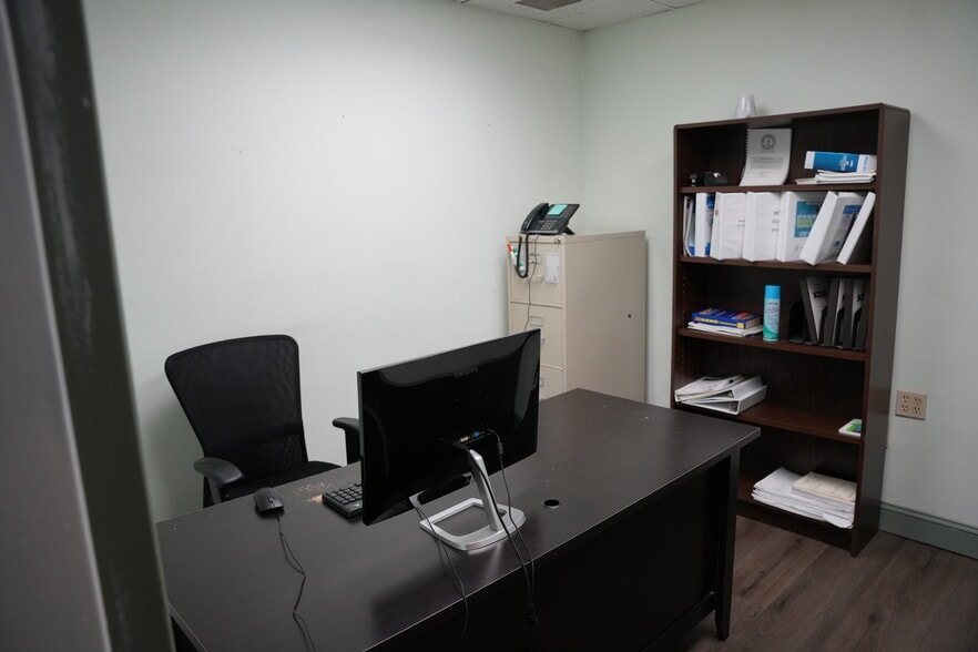 More Photos Of 400 Percival Rd, Columbia Office For Lease