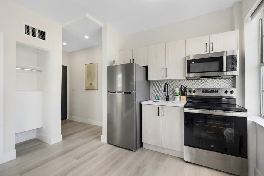 More Photos Of 727 Collins Ave, Miami Beach Apartments For Sale