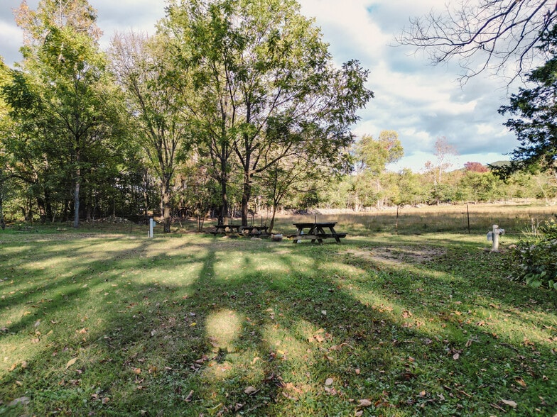 More Photos Of 78 Pebble Mountain Cir, Chuckey Trailer Camper Park For Sale