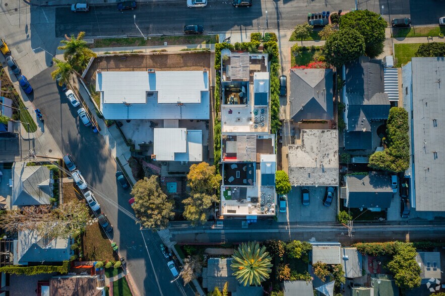 More Photos Of 2478 Penmar Ave, Venice Dormitory For Sale