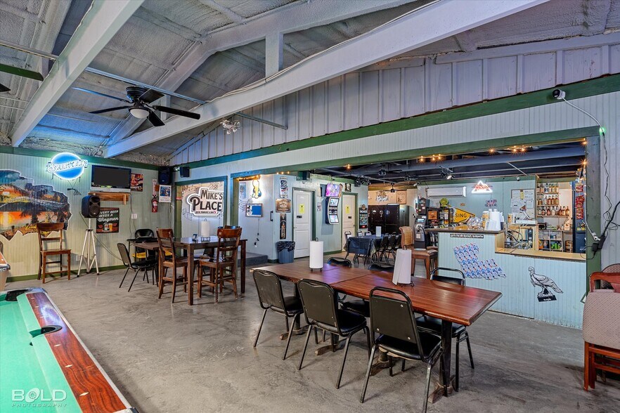 More Photos Of 7318 Ida State Line rd, Ida Bar For Sale