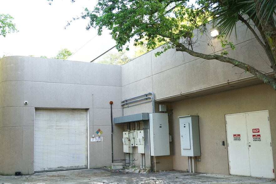 More Photos Of 1121 W Newport Center Dr, Deerfield Beach Warehouse For Lease