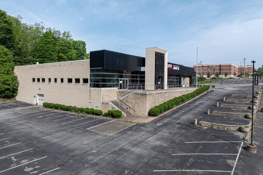 More Photos Of 4800 Clairton Blvd, Pittsburgh Auto Dealership For Lease