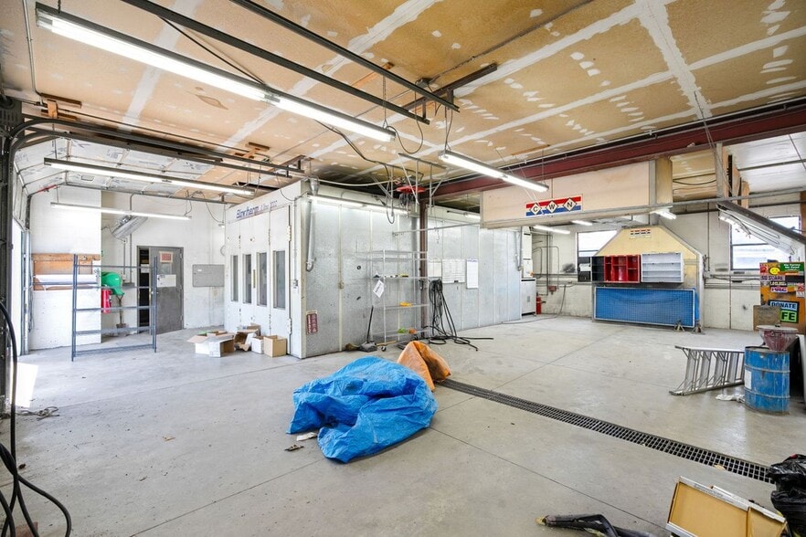 More Photos Of 2251 Bardstown Rd, Louisville Auto Repair For Sale