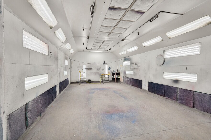 More Photos Of 245 24th St, Richmond Auto Repair For Sale