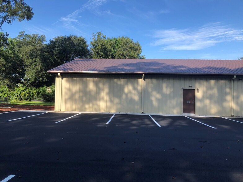 More Photos Of 1951 Dulsey Rd, Charleston Light Distribution For Lease