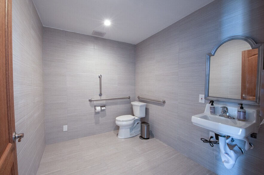 More Photos Of 2909 Ocean Dr, Oxnard Loft Creative Space For Lease