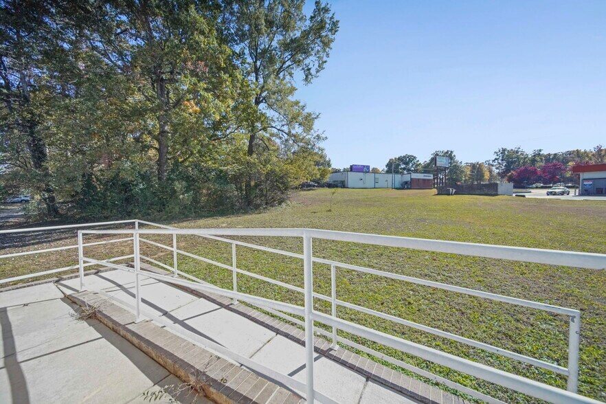 More Photos Of 315 Sutherland Ave, Monroe Loft Creative Space For Sale