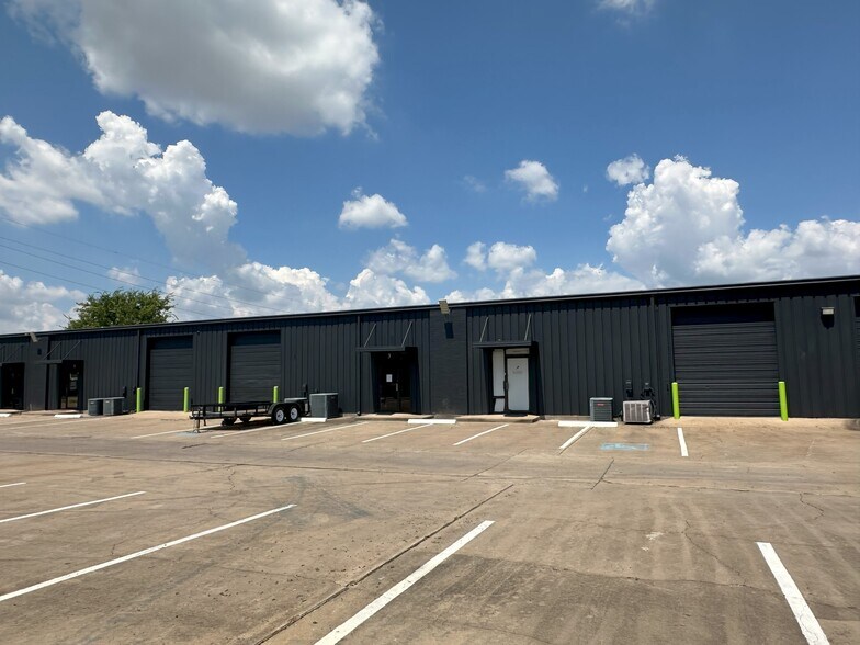 More Photos Of 8850 Windfern Rd, Houston Warehouse For Lease