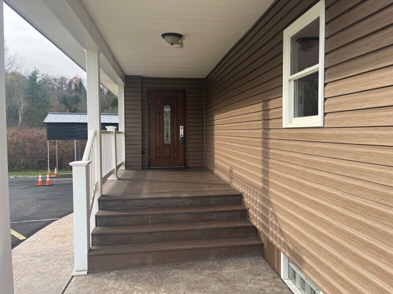 More Photos Of 1126 Pittsburgh Rd, Valencia Office For Sale