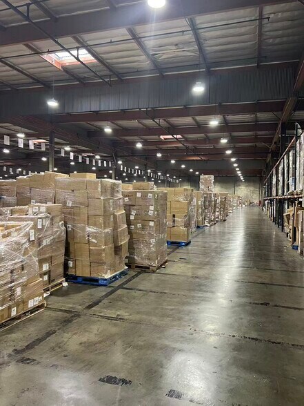 More Photos Of 245 N Vineland Ave, City Of Industry Warehouse For Lease