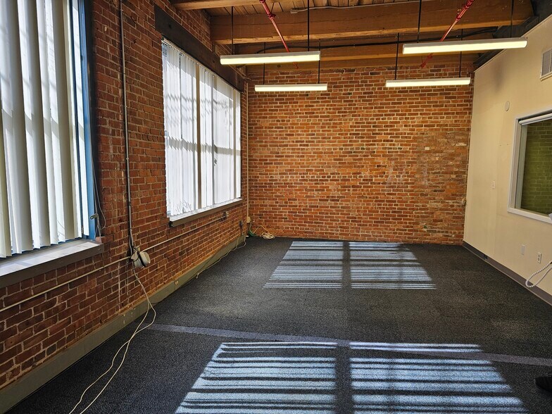 More Photos Of 20 Linden St, Allston Office For Lease