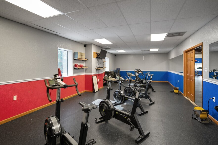 More Photos Of 140 NE Yellow Pine Ave, Madison Restaurant For Sale