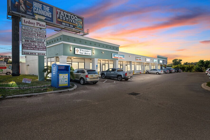 More Photos Of 12500 Starkey Rd, Largo Unknown For Lease