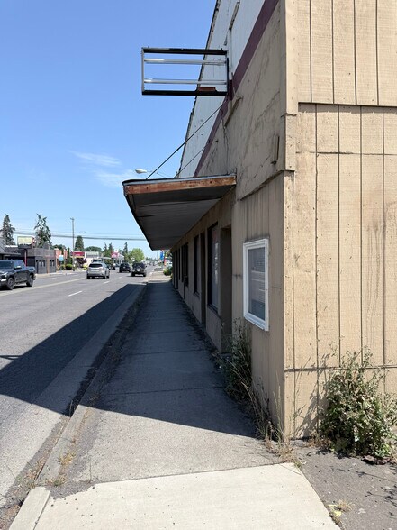 More Photos Of 610-640 Ivy St, Junction City Storefront For Sale