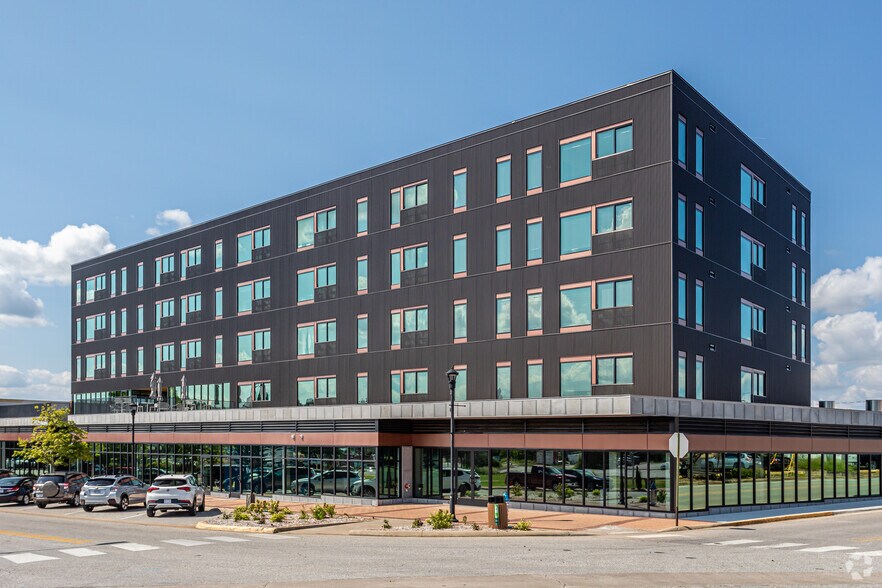 Primary Photo Of 202 E Emma Ave, Springdale Apartments For Lease