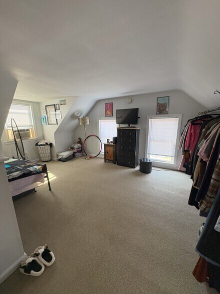 More Photos Of 17 Mechanic St, Westbrook Apartments For Sale