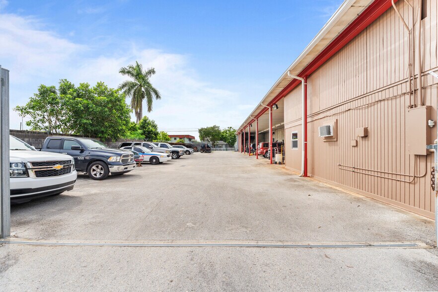 More Photos Of 105 NE 1st Rd, Homestead Industrial For Sale