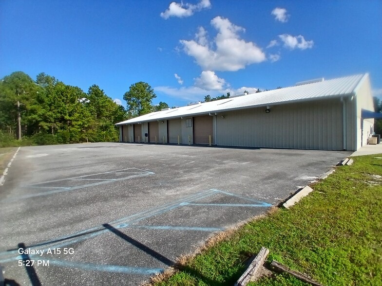 More Photos Of 1509 SW Century Gln, Lake City Warehouse For Lease